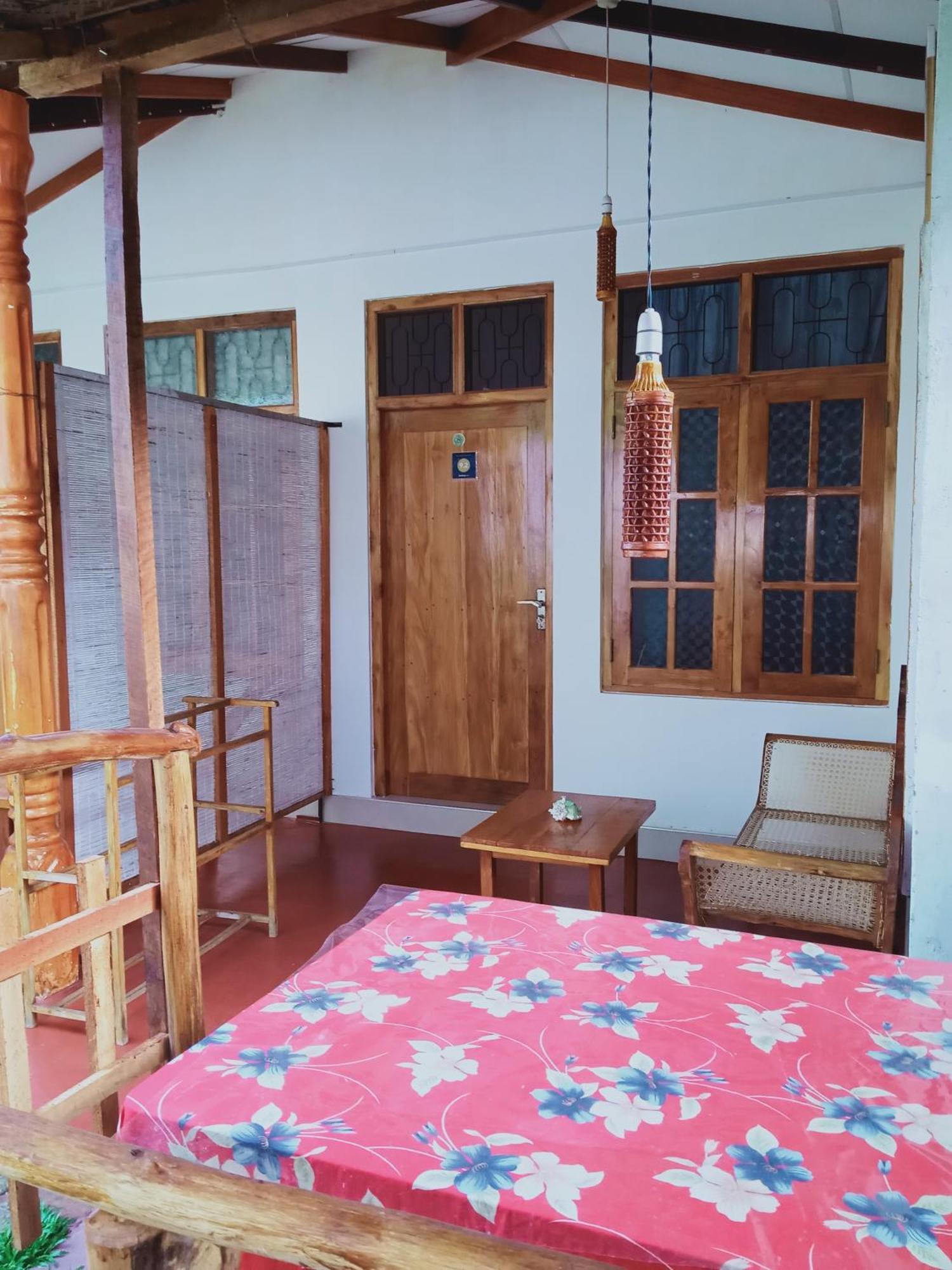 Nethmi Homestay & Restaurant Tangalle Phòng bức ảnh