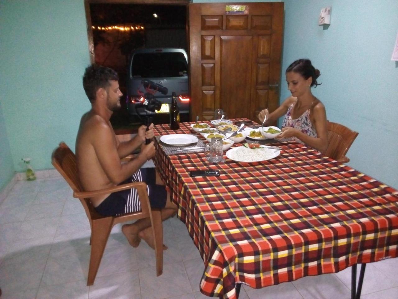 Nethmi Homestay & Restaurant Tangalle Ngoại thất bức ảnh