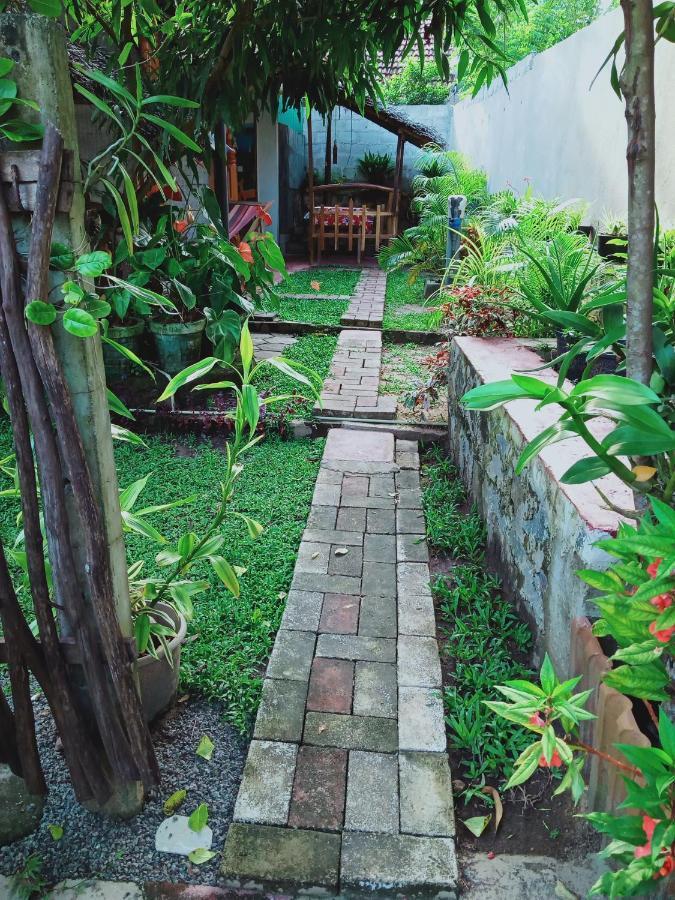 Nethmi Homestay & Restaurant Tangalle Ngoại thất bức ảnh